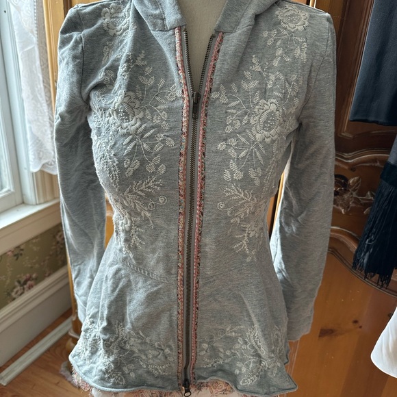 Johnny Was zip up Paisley Embroidered hoodie jacket. - Picture 6 of 6